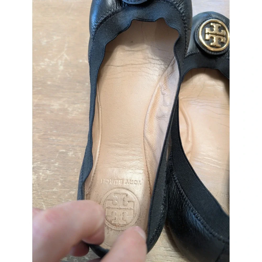 Tory Burch Minnie Travel‎ Ballet Flats Black Leather Gold Logo Medallion size 7